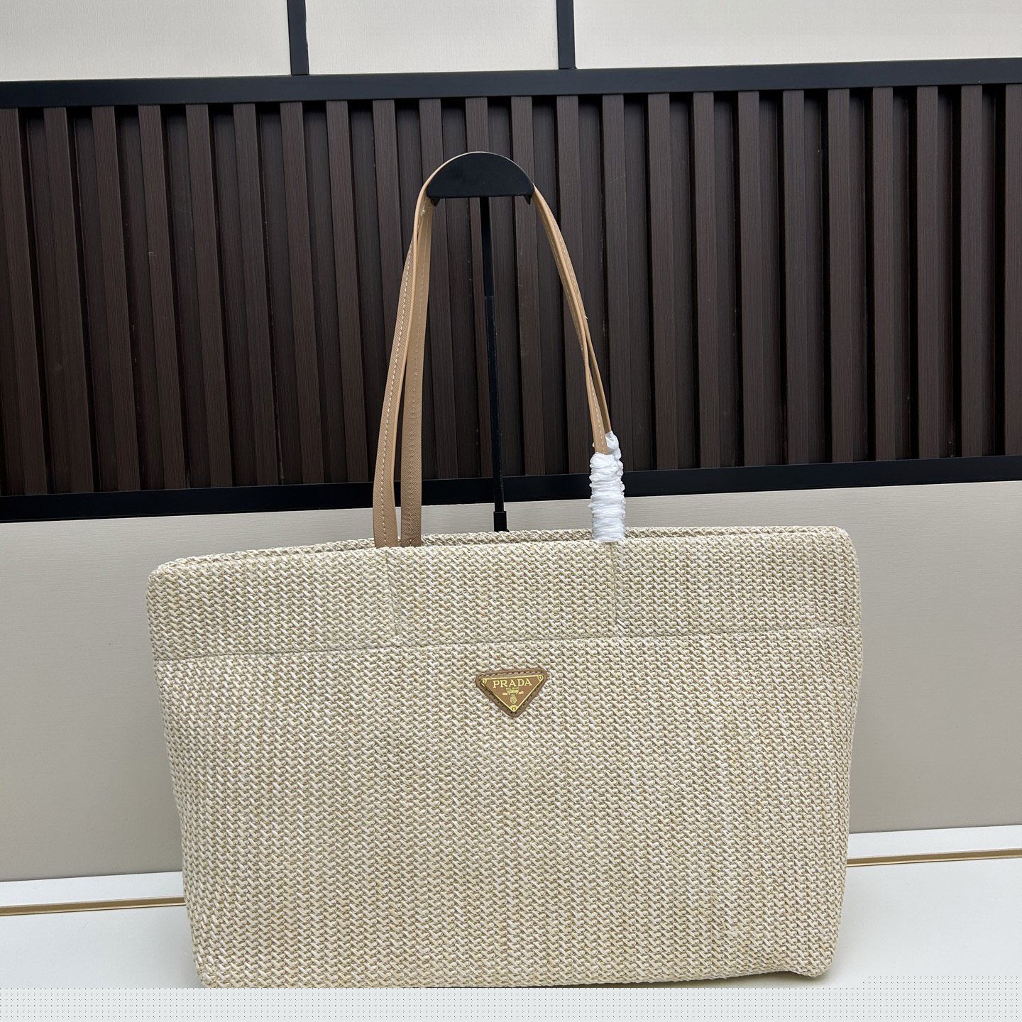 Pra*a shopping bags